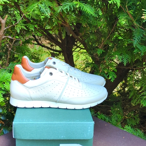 ❣️ Host Pick❣️Barbour Asha Sneakers in Off White - Picture 6 of 8